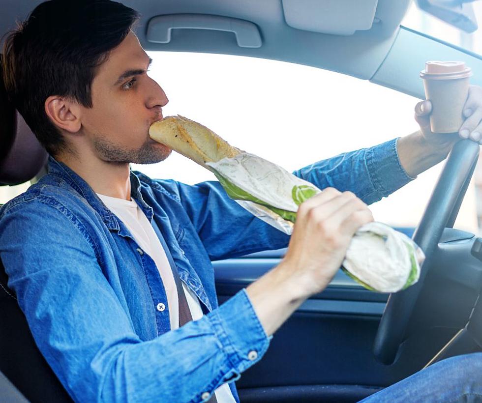 Illinois Laws About Eating While Driving, it is Considered ‘Distracted Driving’