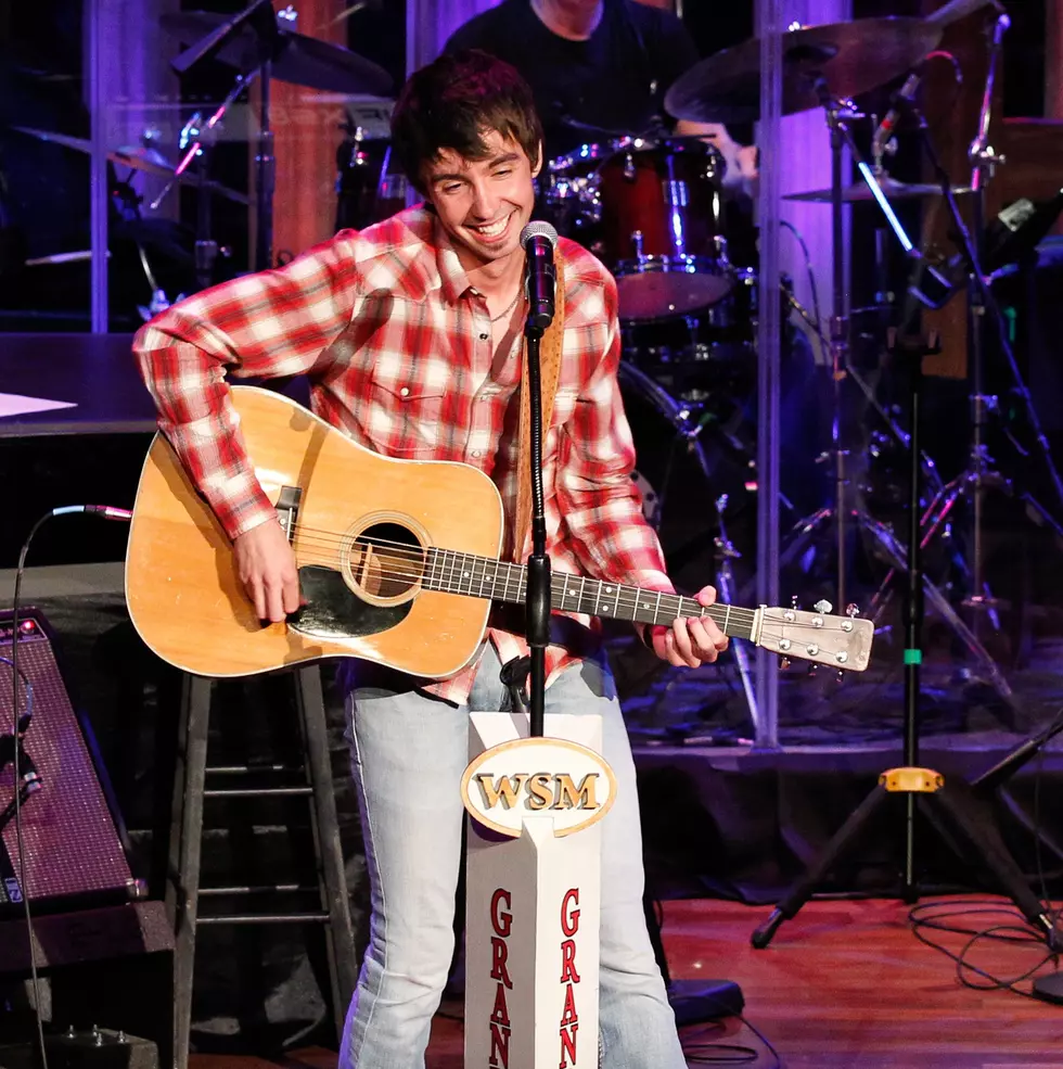 Mo Pitney Hosting Live Christmas Concert via Facebook