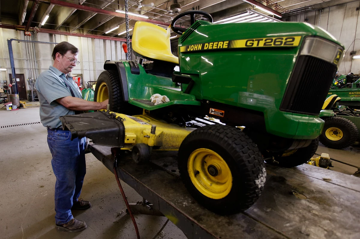 John Deere In Moline Announces Layoffs Coming