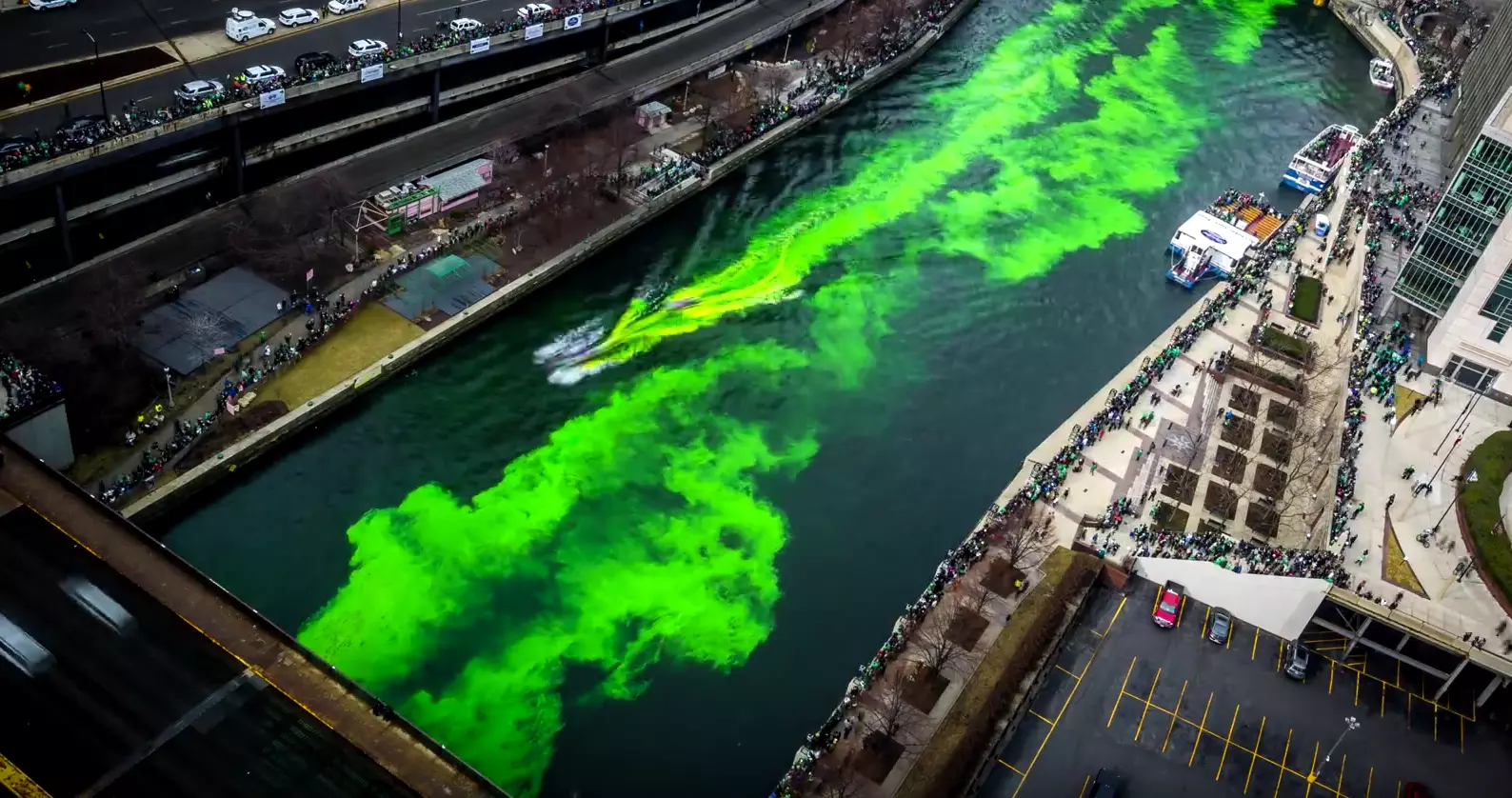 TIME LAPSE: Watch as the Chicago River is dyed green