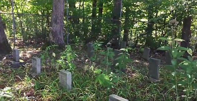 The Creepiest Cemetery in Illinois is only 75 minutes Away from Rockford