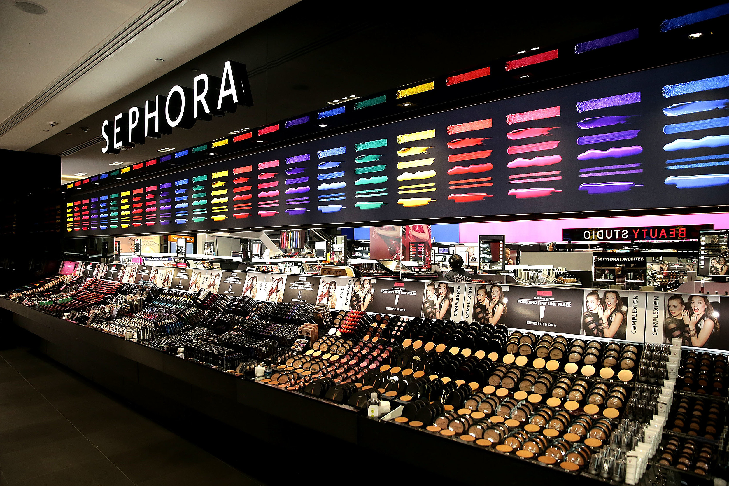 53 Sephora Cosmetics Company Stock Photos, High-Res Pictures, and Images -  Getty Images