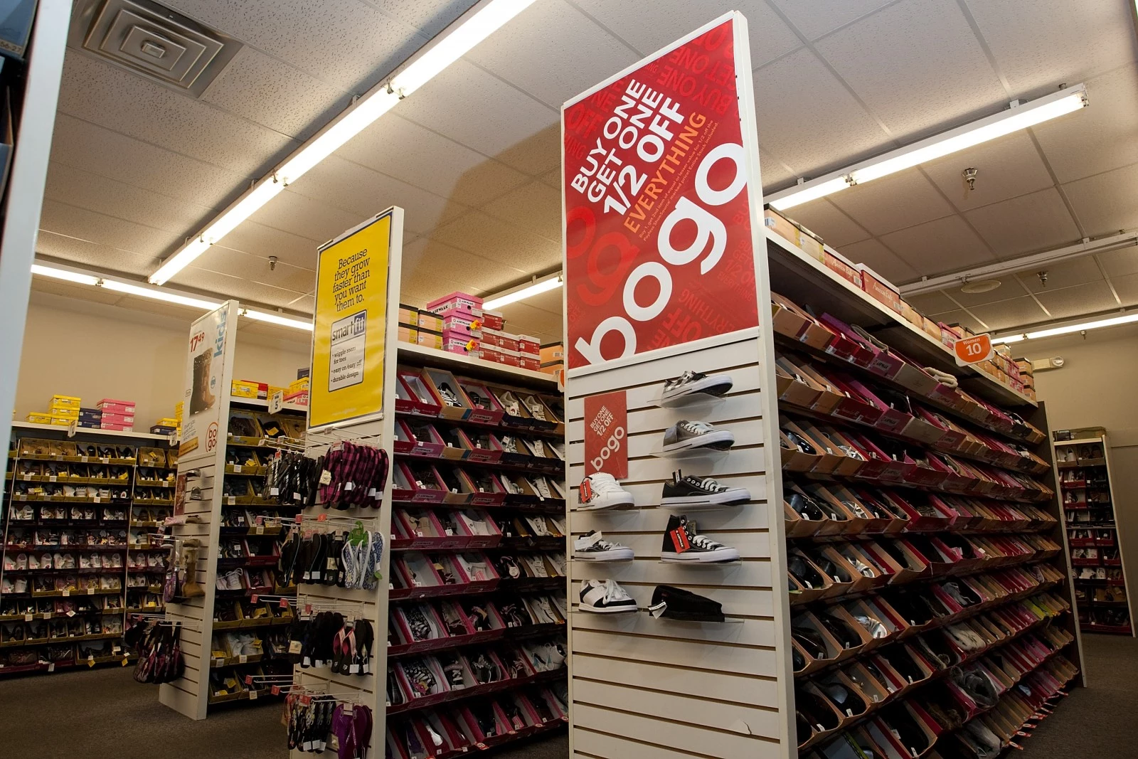 discount shoe stores