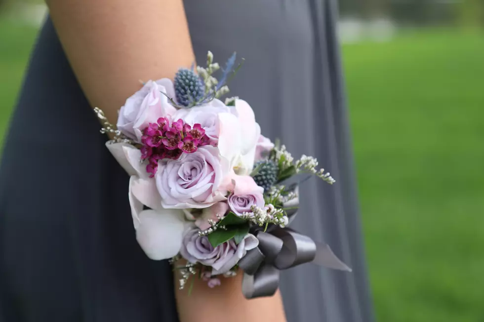 Rockford Charity Offering Free Prom Corsages To Teens In Need