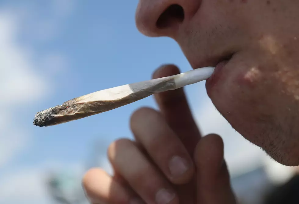 Illinois Residents Could Still Be Fined For Smoking Weed At Home