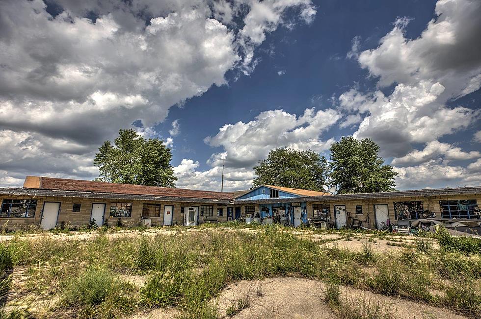 Why Are There Toys Tethered To This Abandoned Motel in Illinois?