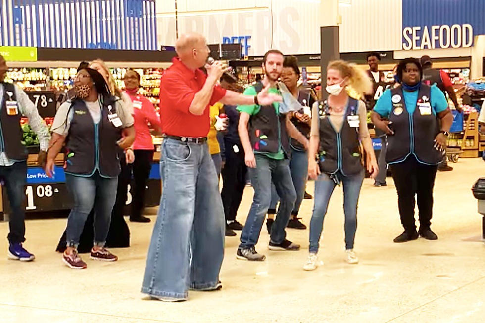 Dear Illinois Walmarts, Please Host Dance Parties In Produce! &#8211; Every Shopper Ever