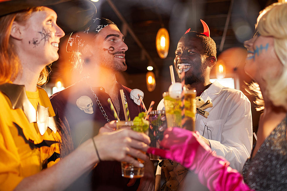 What&#8217;s Better Than Trick-or-Treating? Trick-or-Drinking in Oregon, Illinois