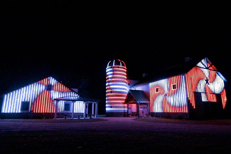 Illinois Barn Featured On ABC’s ‘The Great Christmas Light Fight’