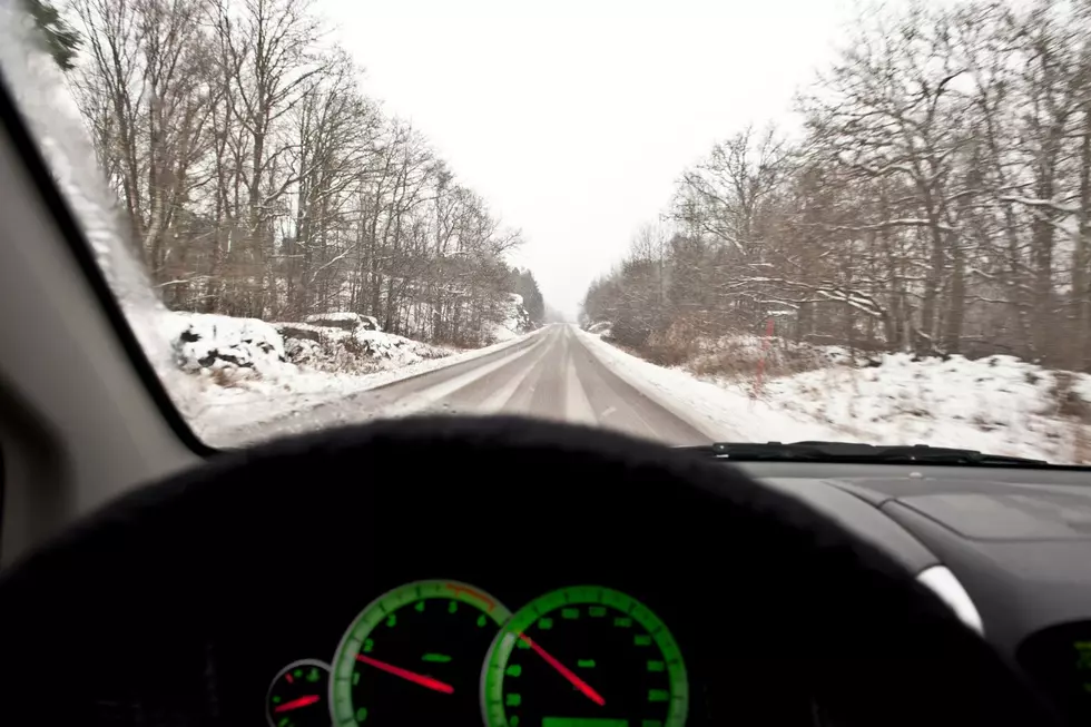 Winter-Ready in Illinois: 20 Essential Items to Keep in Your Car