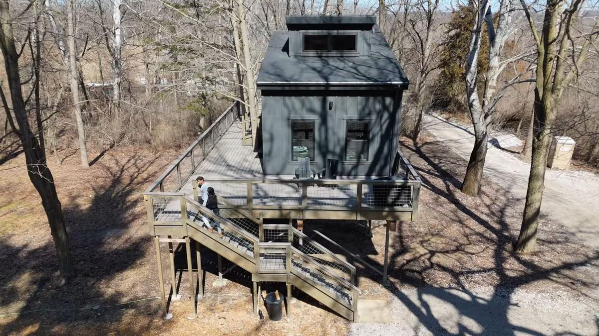 Stay in a Gorgeous Treehouse Near Starved Rock in Illinois
