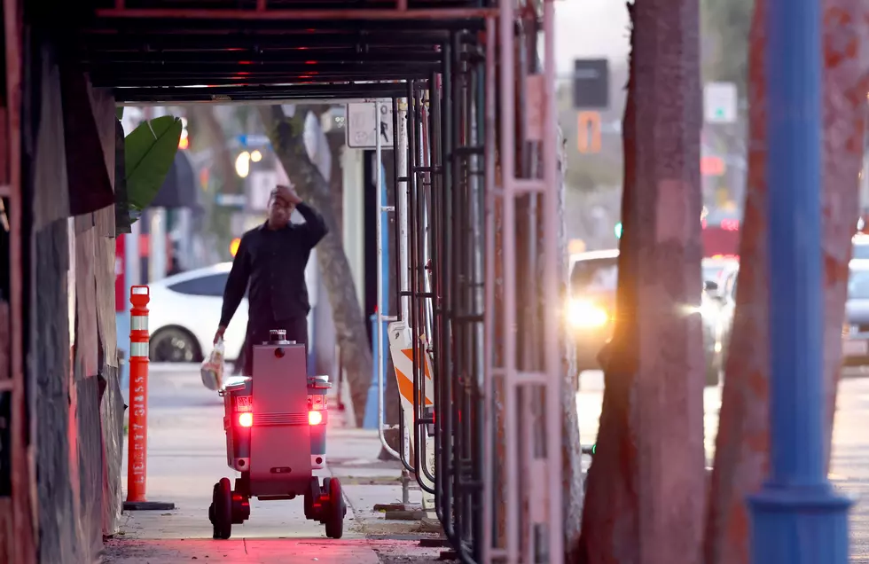 Chicago Has A Delivery Robot Problem, And The Videos Are Wild