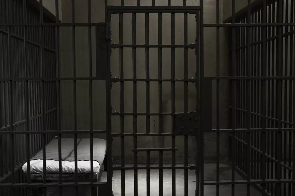 Iowa Inmates Suing To Keep Their Porn