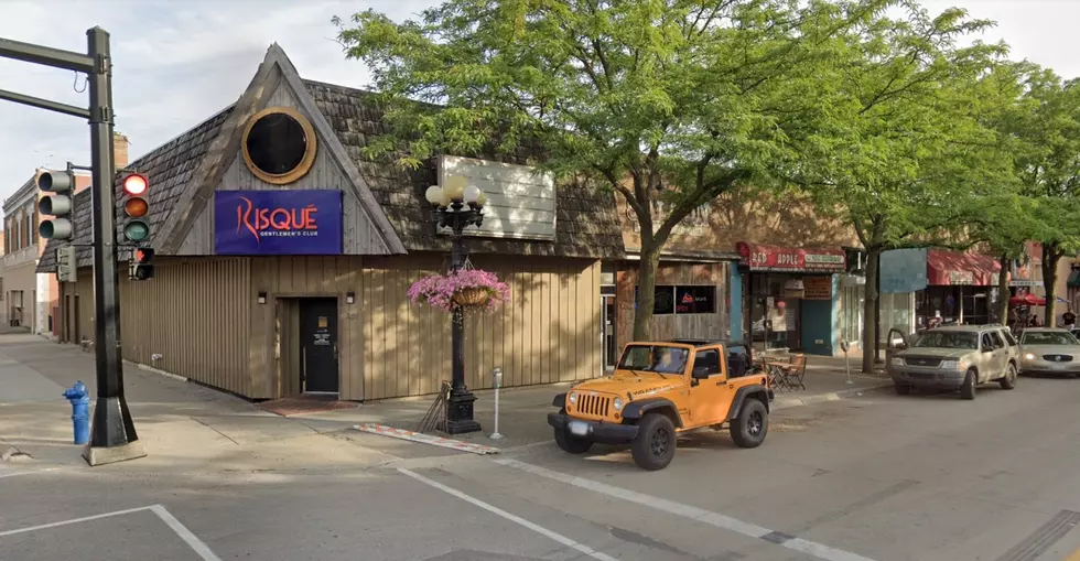 The Funniest Yelp Reviews for Cedar Rapids Gentleman&#8217;s Clubs