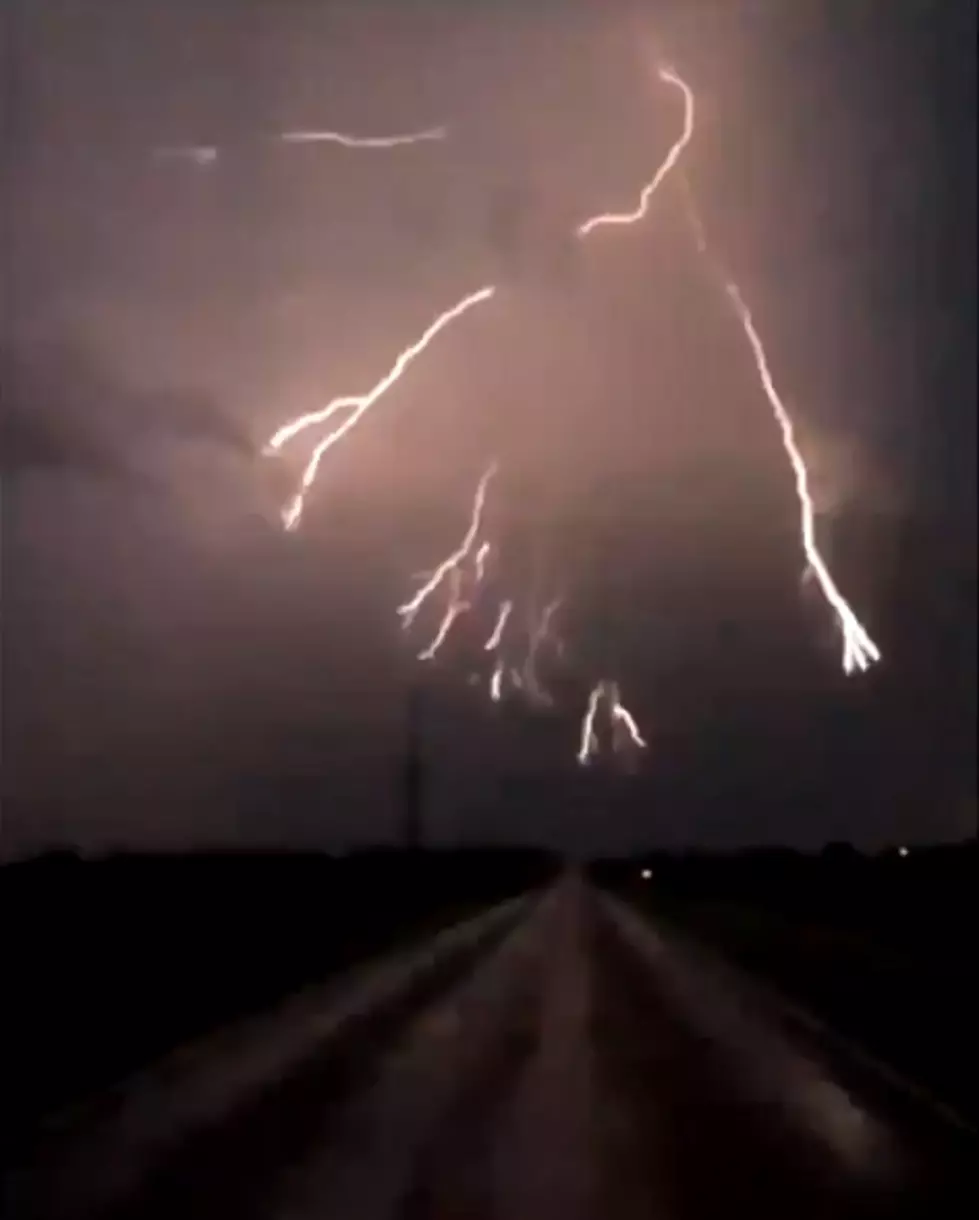 [VIDEO] Insane Lightning Strike