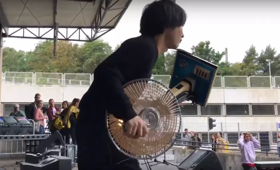 Electric Fan That Can Be Played Like a Guitar