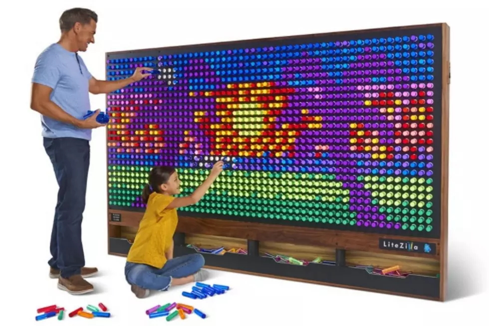 JP&#8217;s Absurd Holiday Wish List Item #17: World&#8217;s Largest Lite Brite