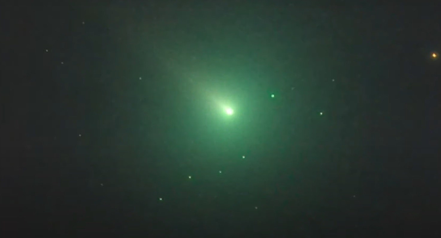 Once in a Lifetime Christmas Comet Heading Towards Earth
