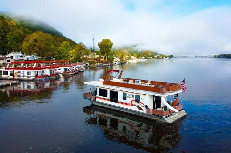 How About a Week Vacation in Iowa On a Houseboat On the Ol&#8217; Miss?