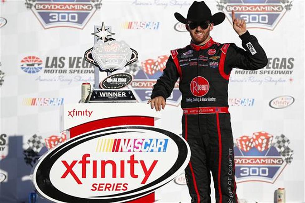 Dillon & Blaney Fight for NASCAR XFINITY Win at LVMS [VIDEO]