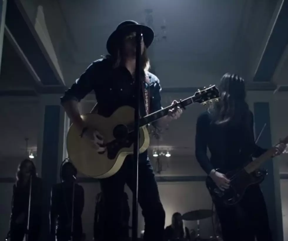 A Thousand Horses Goes To Court In Their New Video &#8216;This Ain&#8217;t No Drunk Dial&#8217;