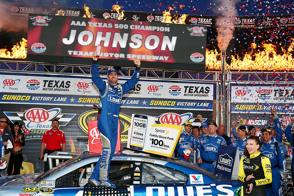 Jimmie Johnson Uses Late Pass to Play Spoiler in Texas (Video)
