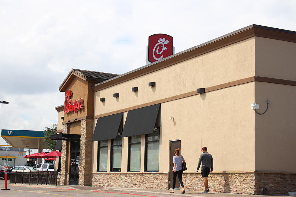 What&#8217;s Good: Chick-Fil-A Employees Change Customer&#8217;s Flat Tire