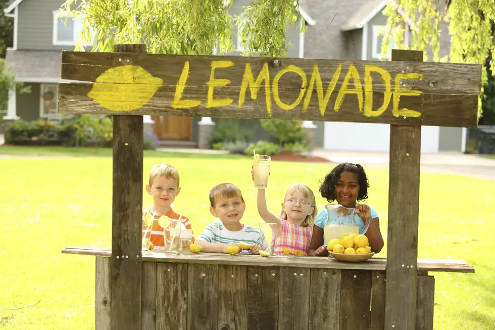 Iowa Boy May Have Most Popular Lemonade Stand in Iowa History