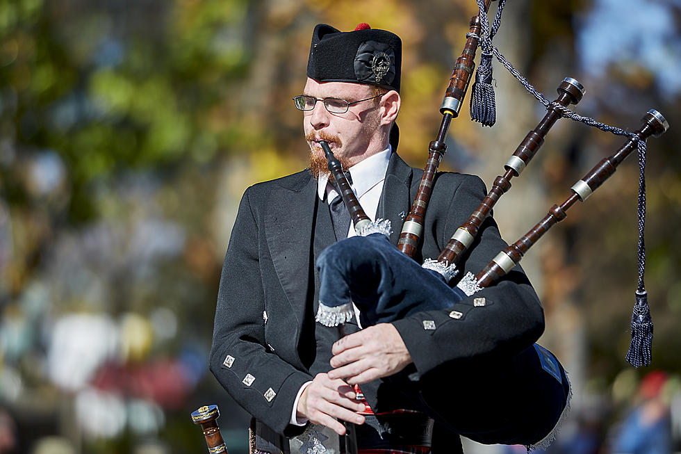 Montana Bagpiper Makes Waiting In Traffic Jam A Little Better