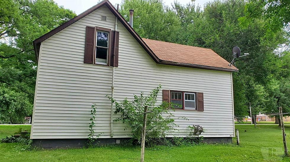 You HAVE TO See The Inside Of Iowa&#8217;s Cheapest House