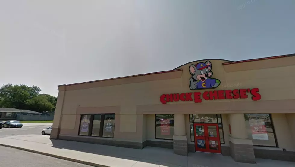 Pssst! Hey Cedar Falls Parents! Chuck E. Cheese Serves Alcohol Now