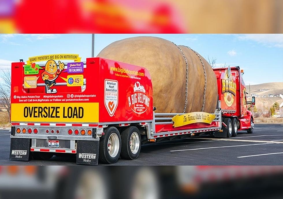A 4-Ton Potato Makes A Stop In Iowa