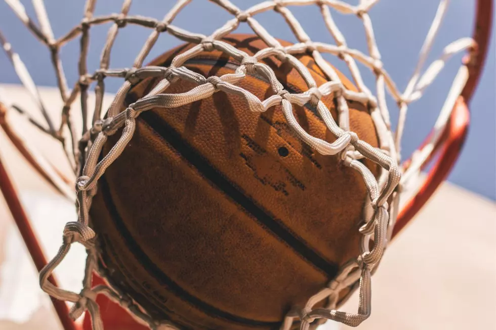 Iowa High Schooler Breaks Backboard With Sensational Dunk [WATCH]