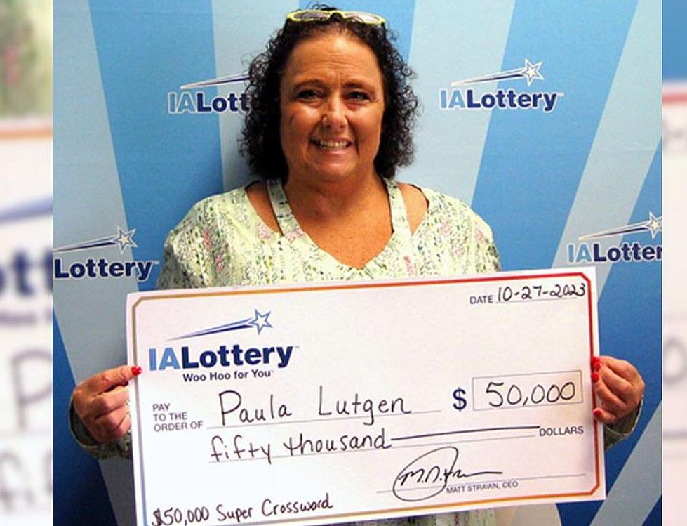 Eastern Iowa Woman Wins Halloween Lottery Prize