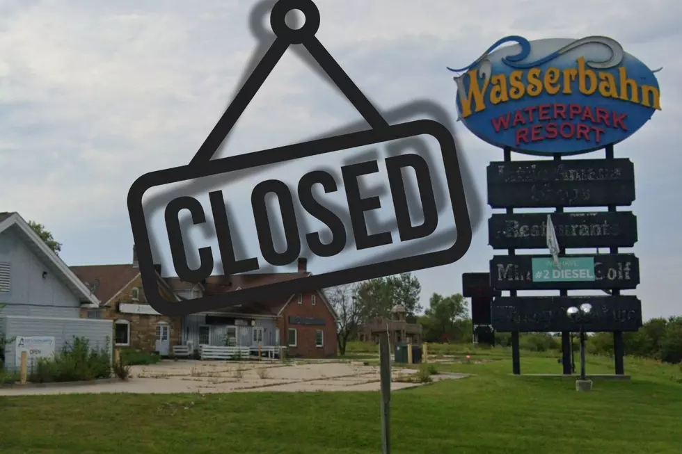 Now a Ghost of Iowa: Inside Abandoned Wasserbahn Waterpark [GALLERY]