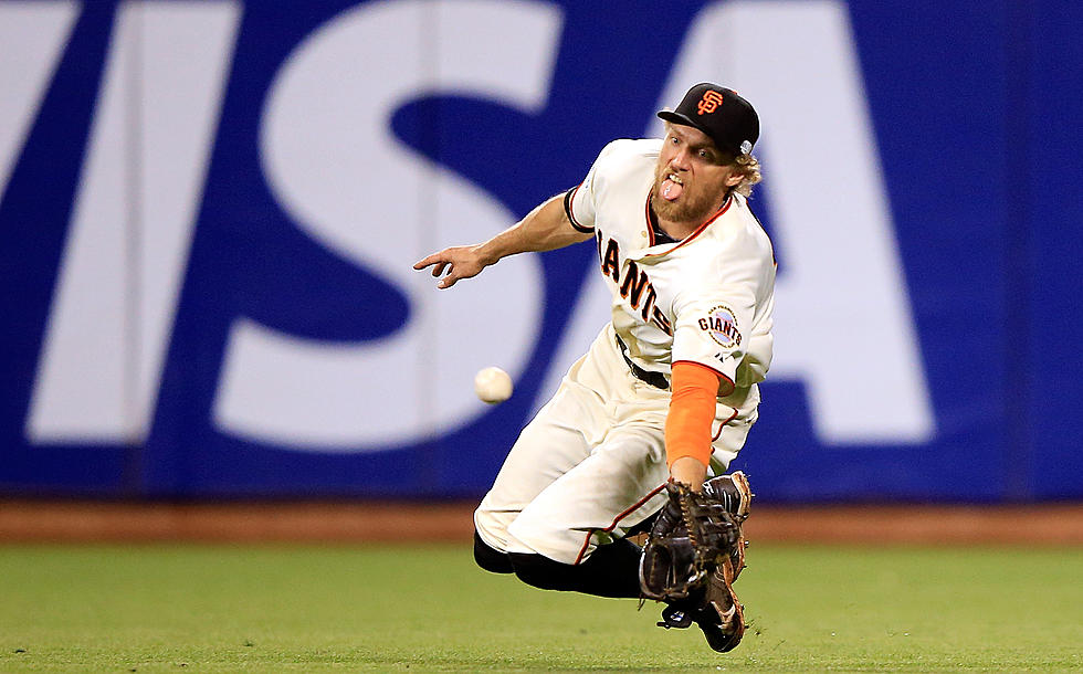 Giants Pull Even by Crushing Royals