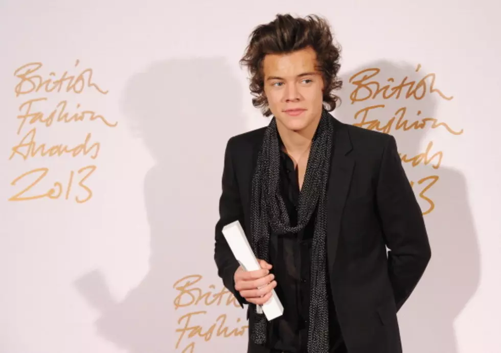 Harry Styles Gets Naked On Twitter [PHOTO]