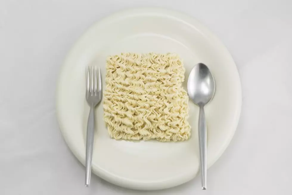 College Cuisine: How IS Ramen Made? (WATCH)