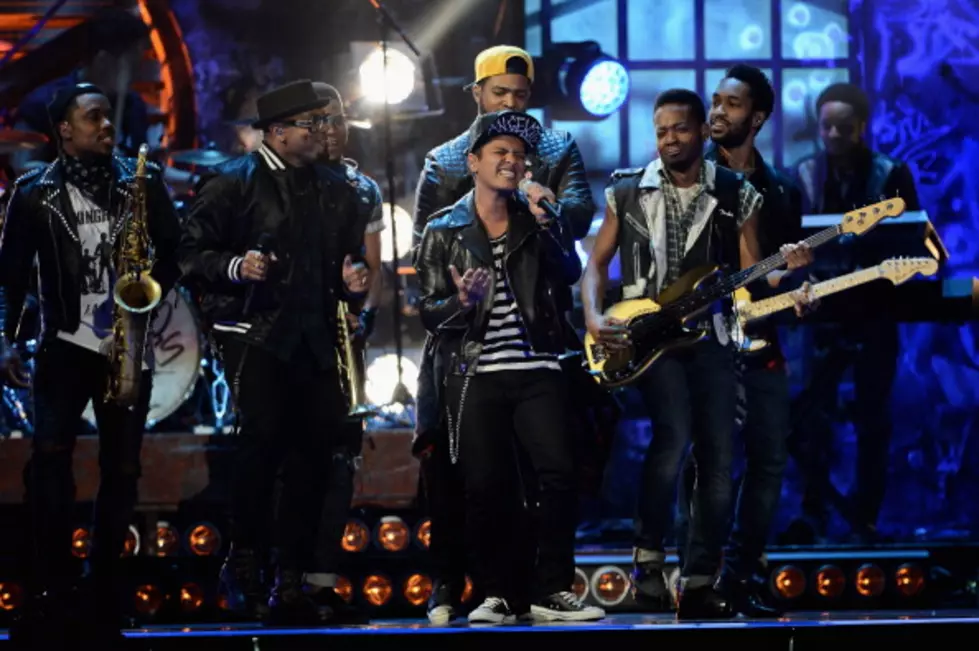 Uptown Funk Video Without Music Leaks; Vocals Will Shock You [VIDEO]