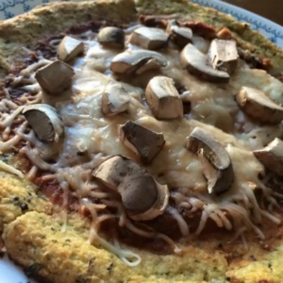 This Entire Pizza Is Only 466 Calories [RECIPE INCLUDED]