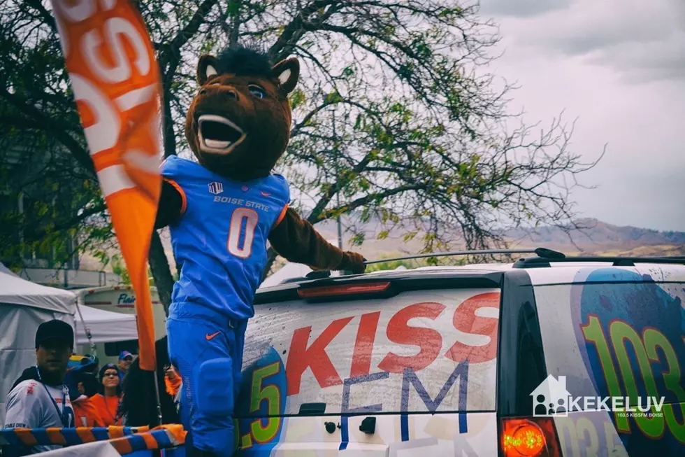 Boise State Homecoming Parade: Kekeluv Cam 5 of 6