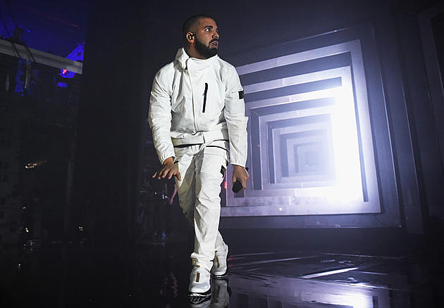 See Drake In Las Vegas With Some BMF Autographed Wall Art