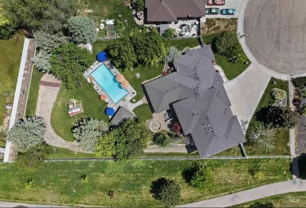 This $900k Nampa Home Actually Belongs in Beverly Hills [Photos]