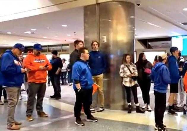 Internet Split Over Boise State Fans&#8217; Recruiting Gesture [Video]