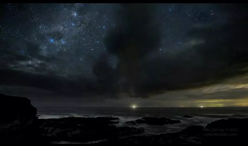 No Need For Fireworks When You Have a Time Lapse of the Australian Night Sky [VIDEO]
