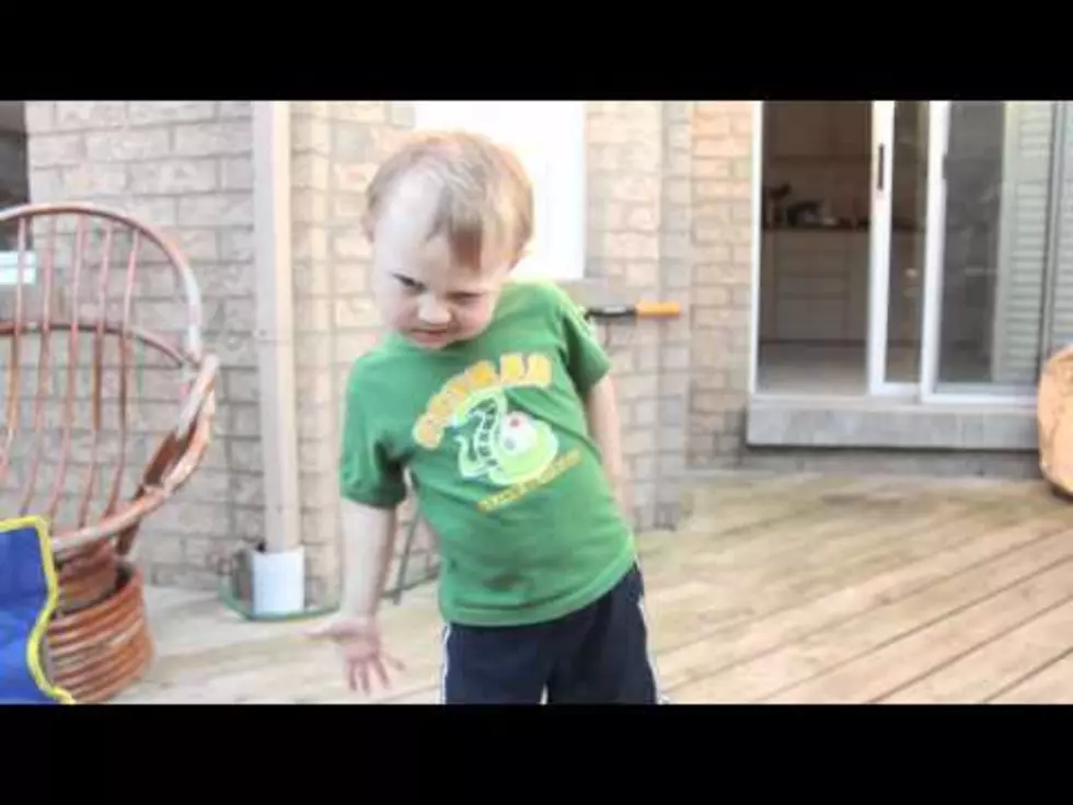 Super Suave Toddler Dances to Michael Jackson [VIDEO]