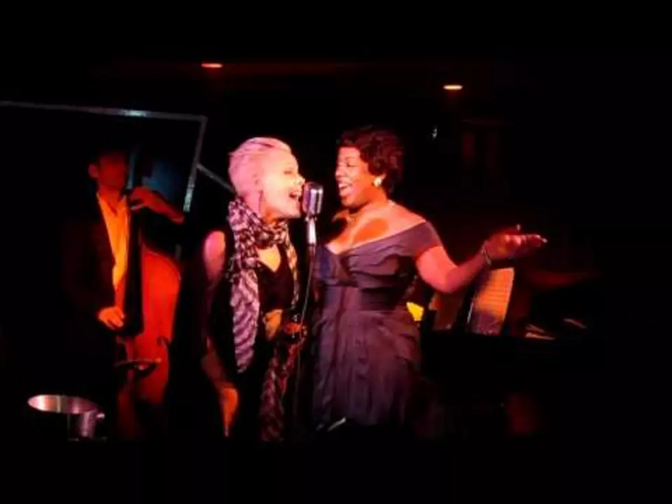 Pink Makes Impromptu Performance In NYC Club [VIDEO]