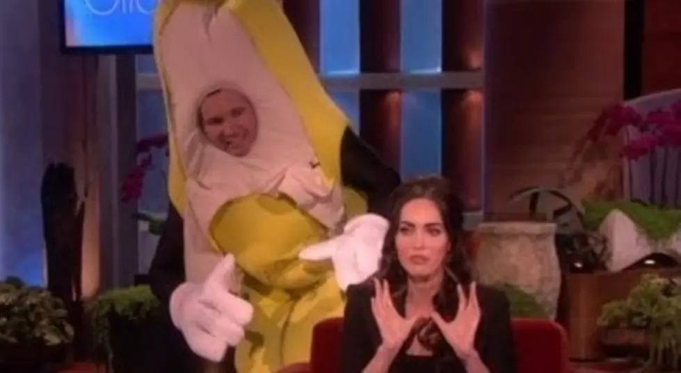 Giant Banana Frightens Megan Fox [VIDEO]