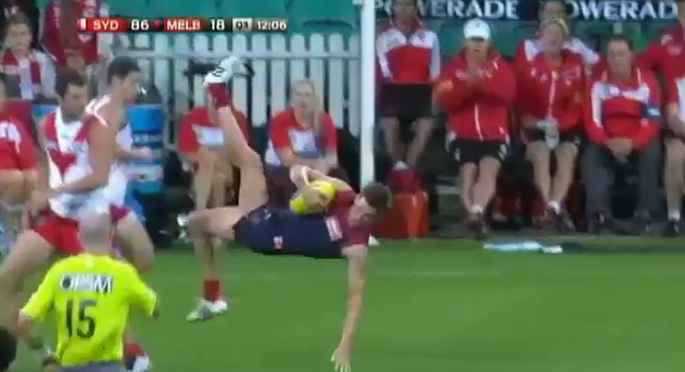 Watch Australian Football Player Make Amazing Catch [VIDEO]