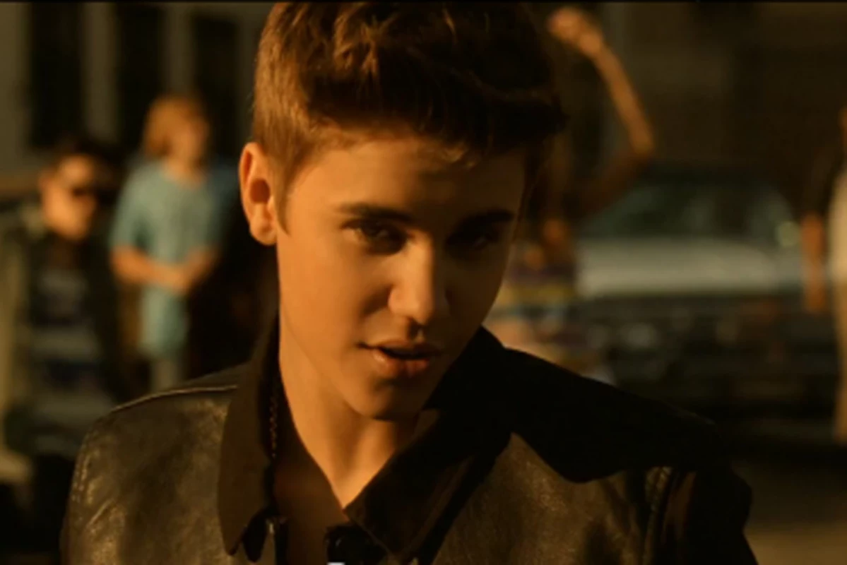 Justin Bieber FINALLY Releases 'Boyfriend' Music Video!